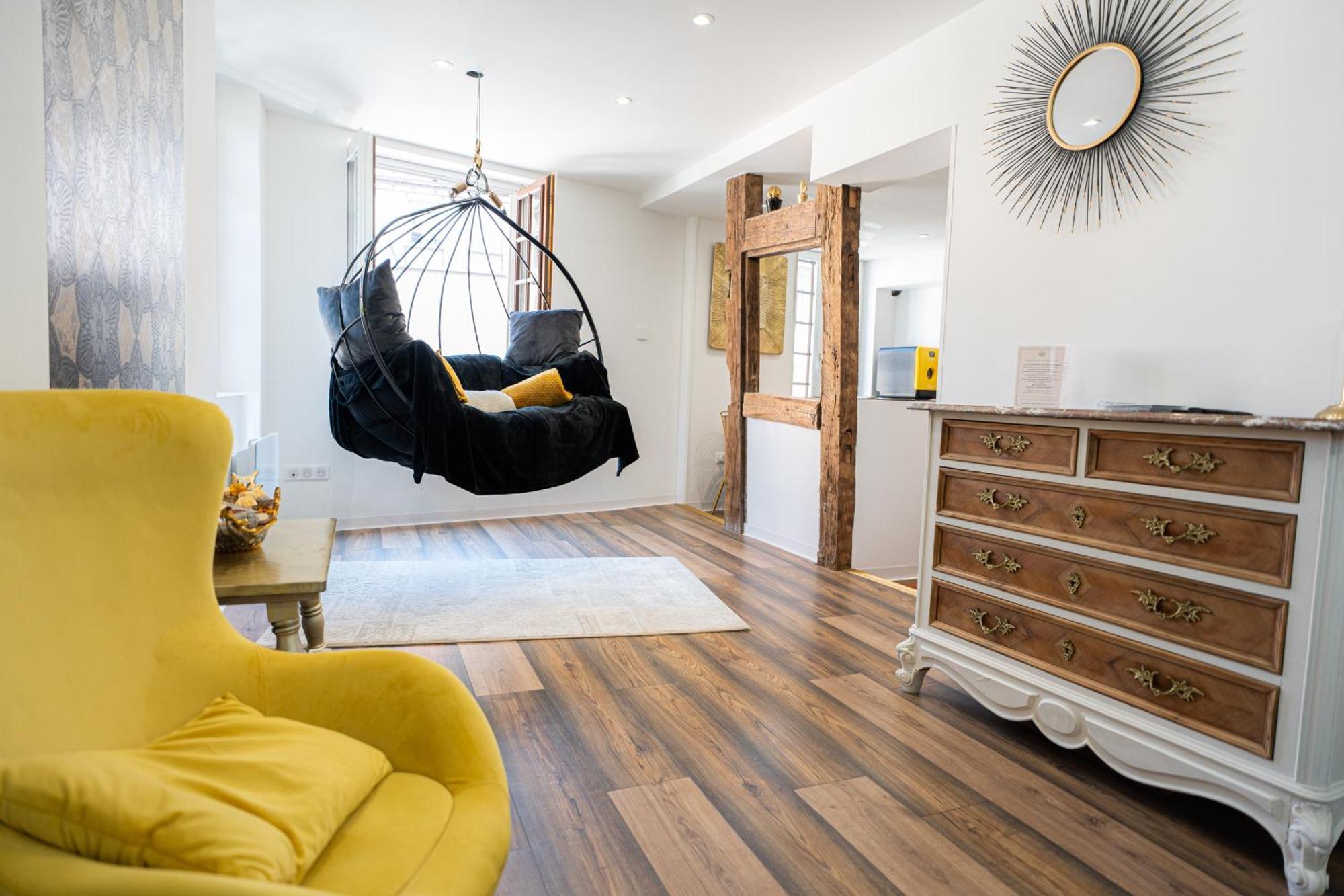 Appartement De La Noblesse - Designed By C.M Селеста Экстерьер фото