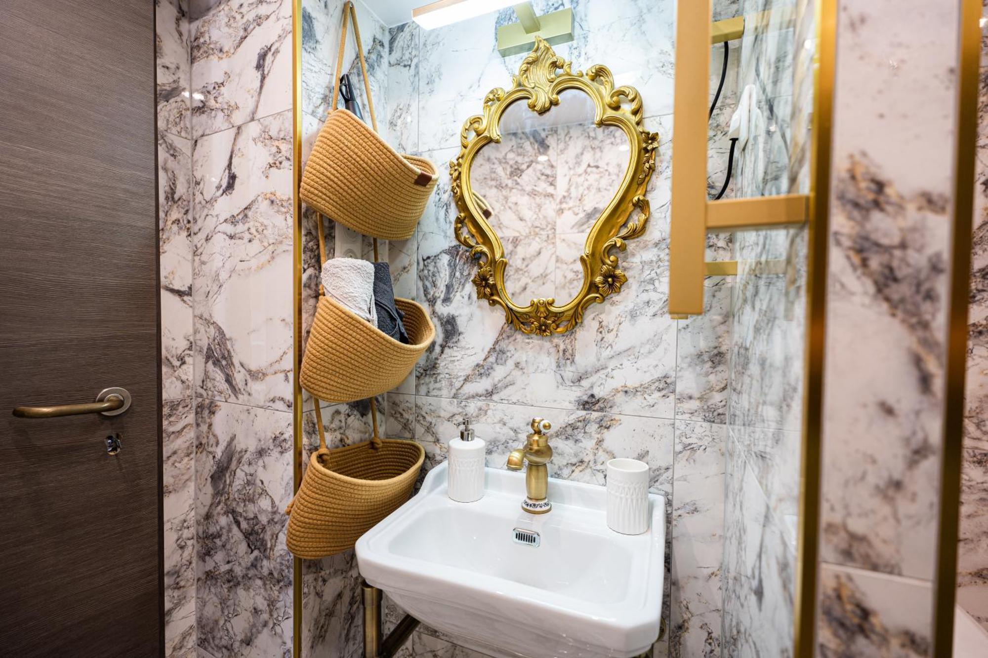 Appartement De La Noblesse - Designed By C.M Селеста Экстерьер фото